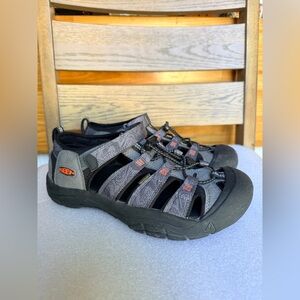 Keen Black and Gray Sandals size 38 for women